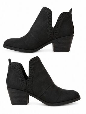 Rock & Candy Women's Size 7 Black Faux Suede V-Cut Ankle Booties